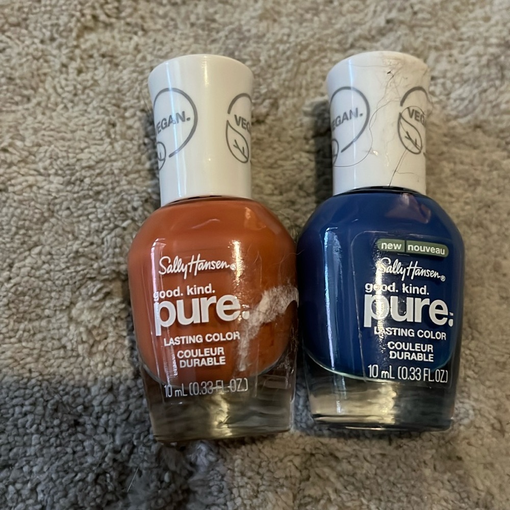 NWT Sally Hansen Nail Polish 285 and 371